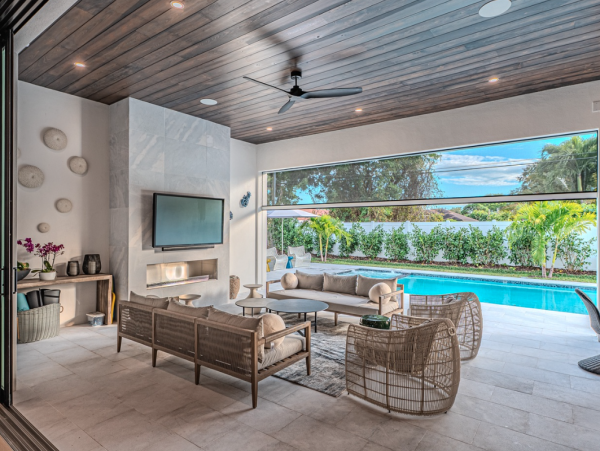 Luxurious Naples Getaway - Custom Design Home with Pool & Spa